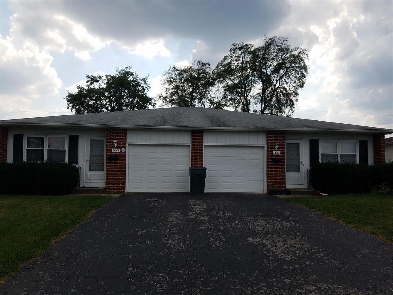 Image of Garages at 1451 Bradshire apt in Columbus ohio